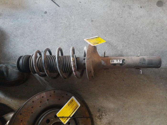 Seat Leon Schokdemperpoot links-voor