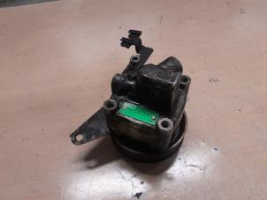 Gebruikte Stuurpomp Alfa Romeo 166 3.0 V6 24V Prijs € 60,00 Margeregeling aangeboden door A.T.S. van de Wiel