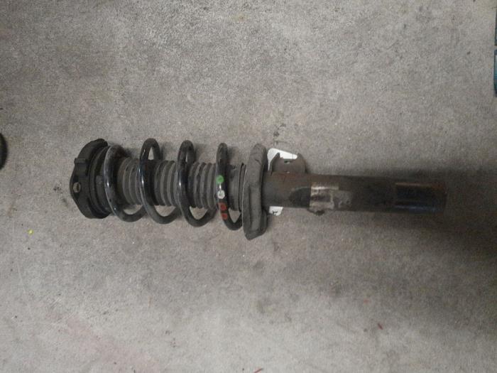 Seat Leon Schokdemperpoot links-voor