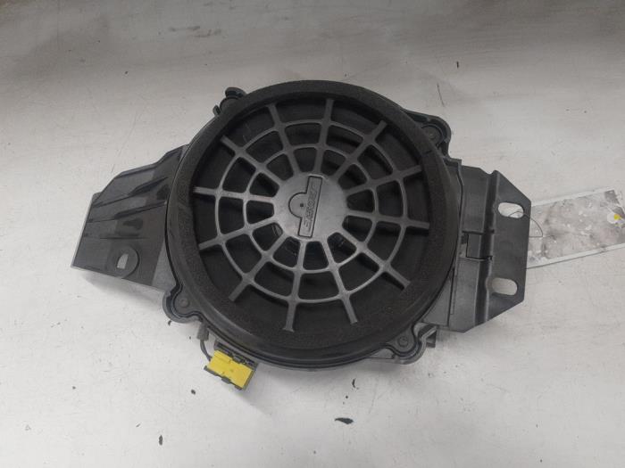 Alfa Romeo 156 Subwoofer