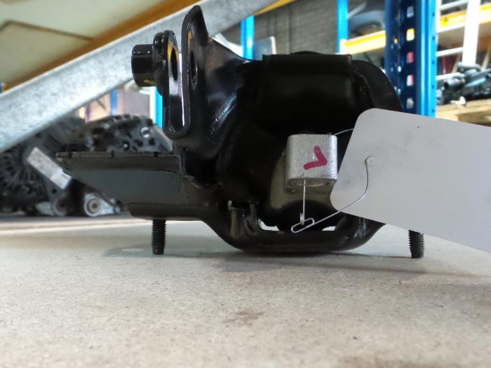 Volkswagen Polo Motorsteun