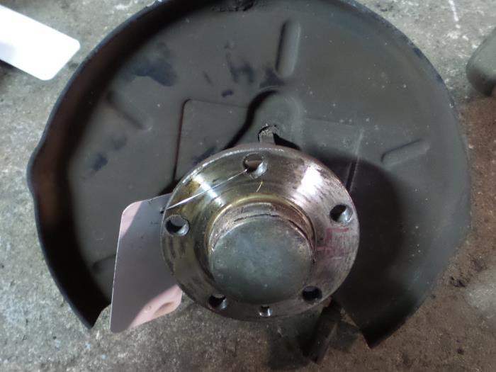 Alfa Romeo 147 Fusee links-achter