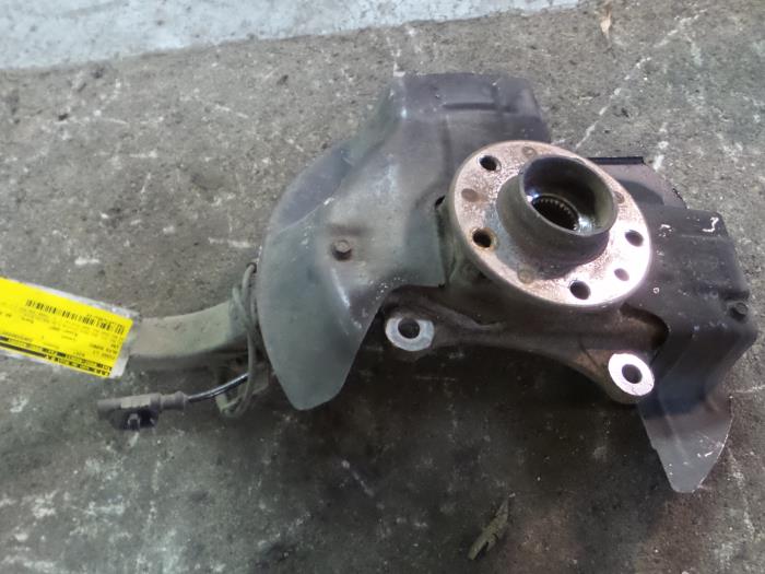 Alfa Romeo 159 Fusee links-voor