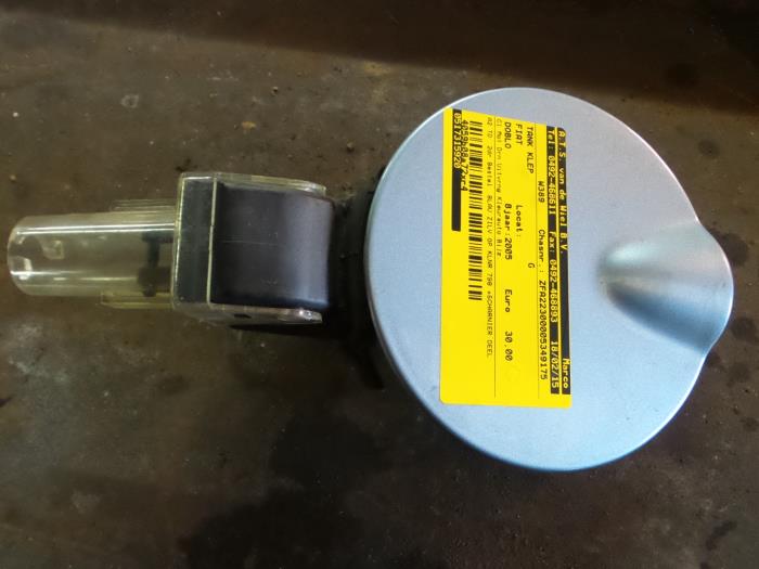 Fiat Doblo Tank Klep