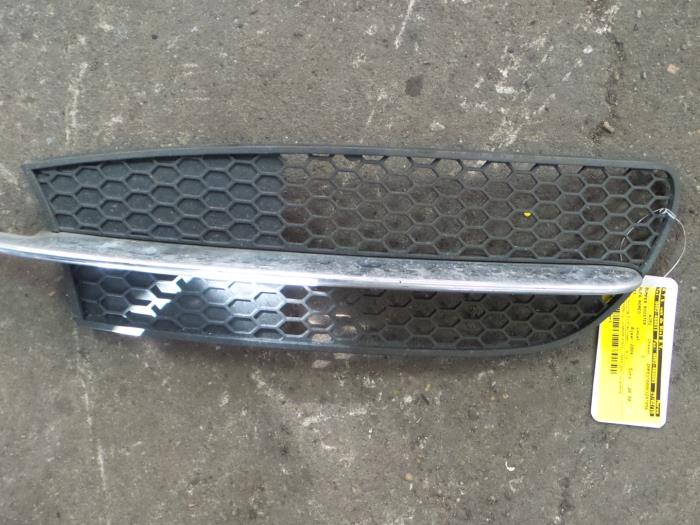 Alfa Romeo 147 Bumper Rooster