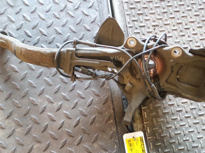 Alfa Romeo 156 Fusee links-voor