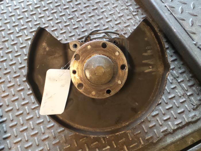 Alfa Romeo 156 Fusee links-achter