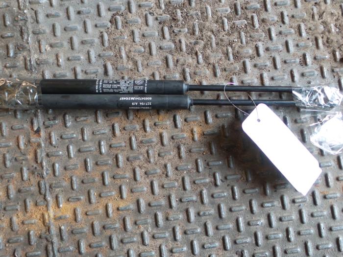 Alfa Romeo 156 Gasdemper Motorkap links