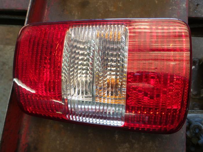 Volkswagen Caddy Achterlicht links