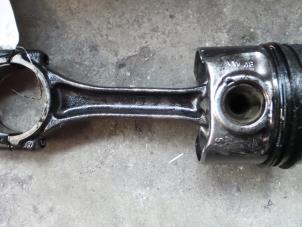 Gebruikte Zuiger Seat Ibiza IV SC (6J1) 1.2 TDI Ecomotive Prijs € 65,00 Margeregeling aangeboden door A.T.S. van de Wiel