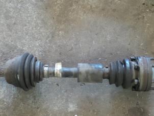 Gebruikte Aandrijfas links-voor Alfa Romeo 147 Prijs € 45,00 Margeregeling aangeboden door A.T.S. van de Wiel