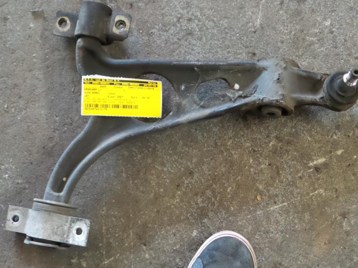 Alfa Romeo 147 Draagarm links-voor