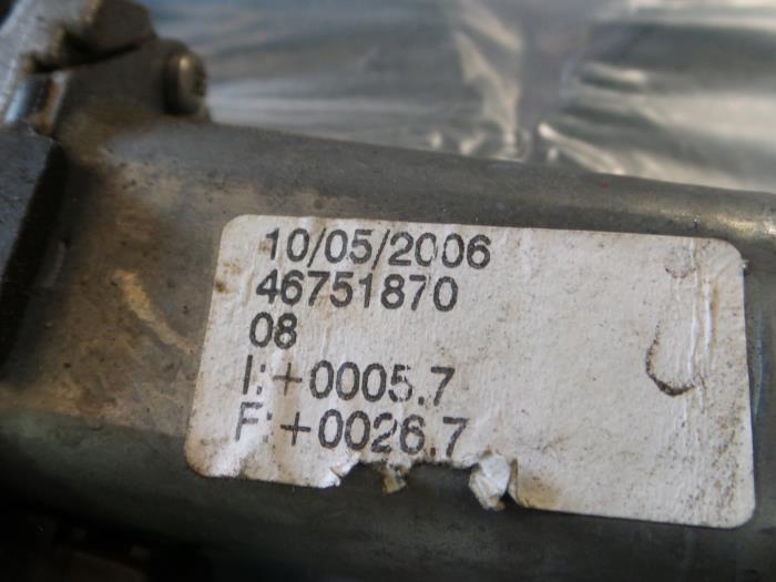 Alfa Romeo 147 Ruitmechaniek 2Deurs rechts-voor