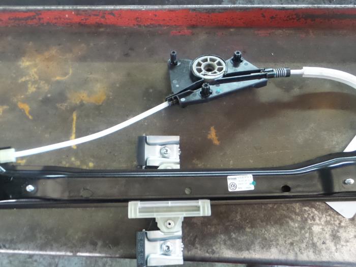 Volkswagen UP Ruitmechaniek 4Deurs links-voor