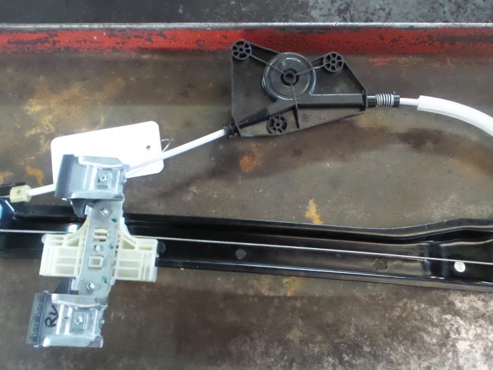 Volkswagen UP Ruitmechaniek 4Deurs rechts-voor