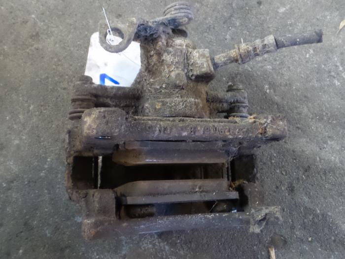 Volkswagen Transporter Remklauw (Tang) links-achter