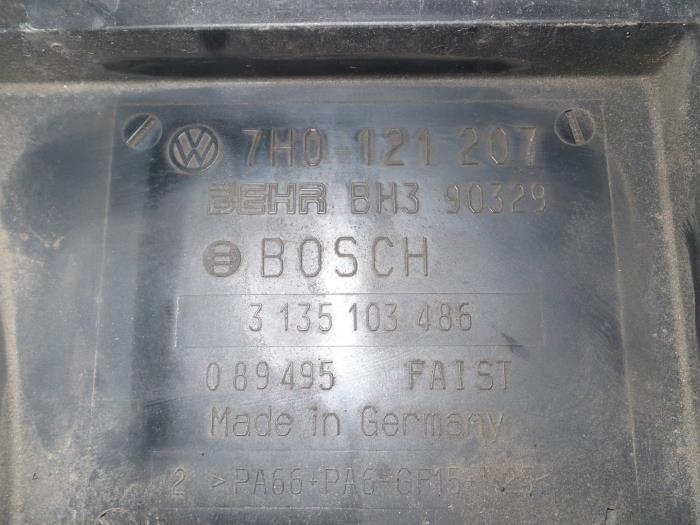 Radiateur van een Volkswagen Transporter 2005