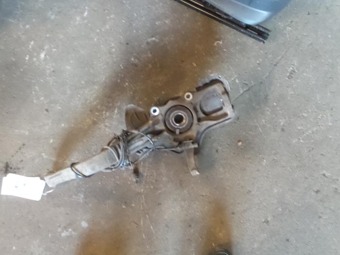 Alfa Romeo 147 Fusee links-voor