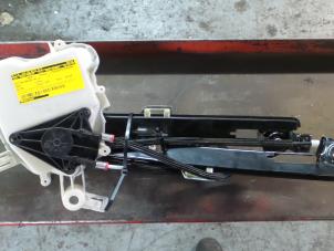 Gebruikte Ruitmechaniek 4Deurs links-voor Seat Altea (5P1) 1.6 Prijs € 55,00 Margeregeling aangeboden door A.T.S. van de Wiel