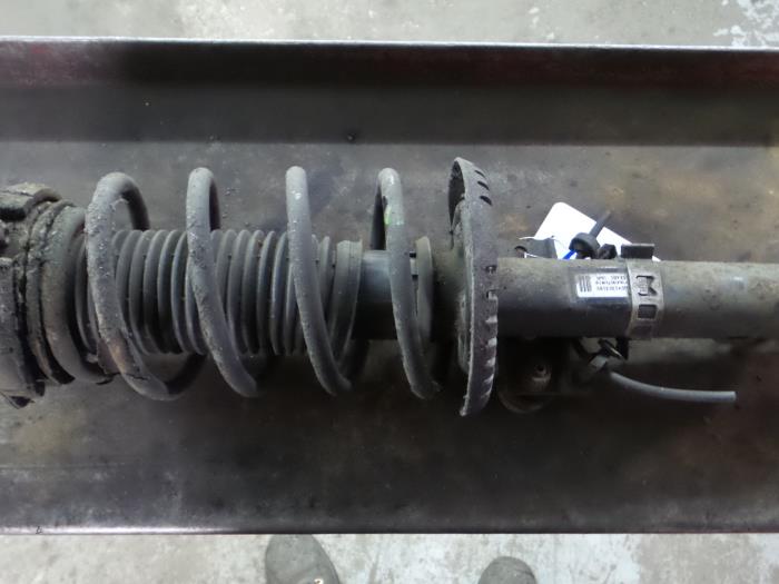 Seat Ibiza Schokdemperpoot links-voor