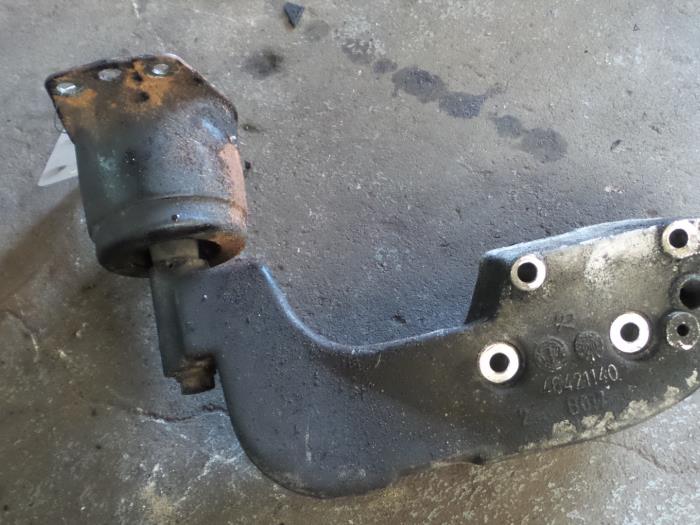 Alfa Romeo 156 Motorsteun