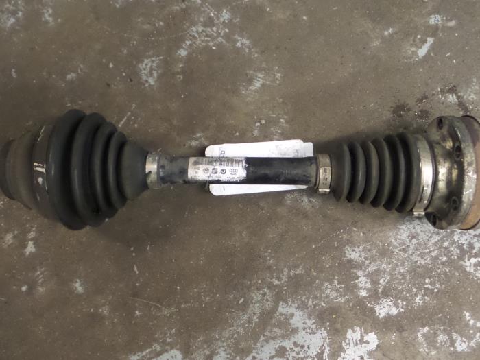 Volkswagen Touran Aandrijfas links-voor