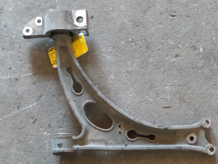Seat Leon Draagarm links-voor
