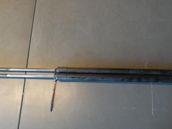 Volkswagen Caddy Gasdemper links-achter