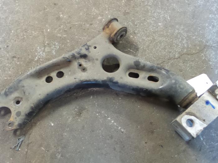 Seat Leon Draagarm links-voor