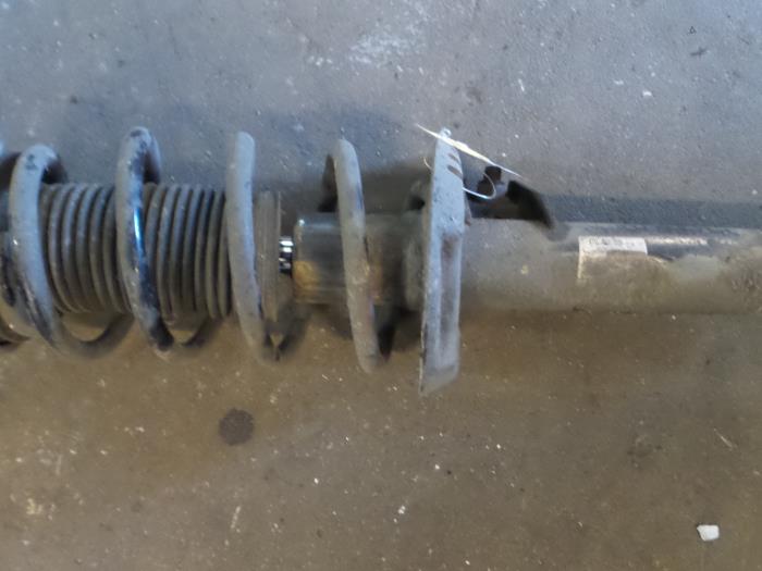 Seat Leon Schokdemperpoot links-voor