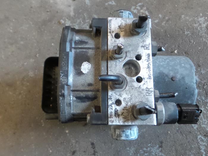 Alfa Romeo GT ABS Pomp