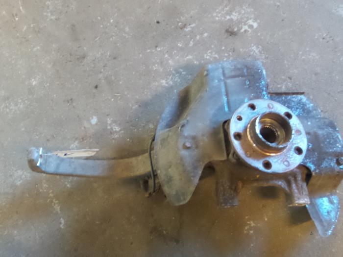 Alfa Romeo 159 Fusee links-voor