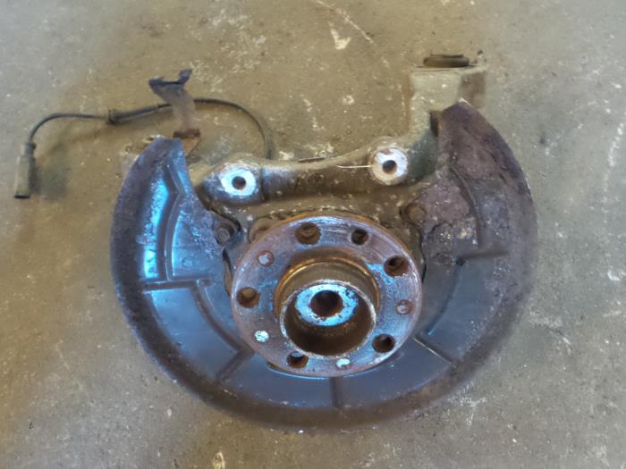 Alfa Romeo 159 Fusee links-achter