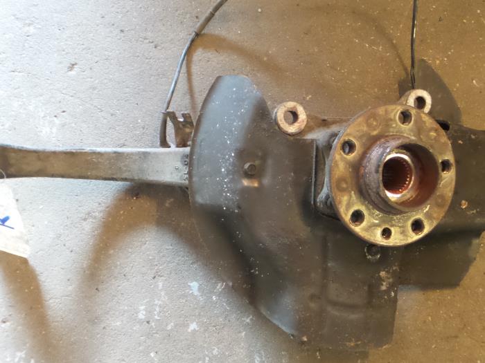 Alfa Romeo Brera Fusee rechts-voor