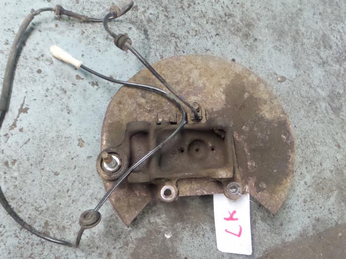 Alfa Romeo 156 Fusee links-achter