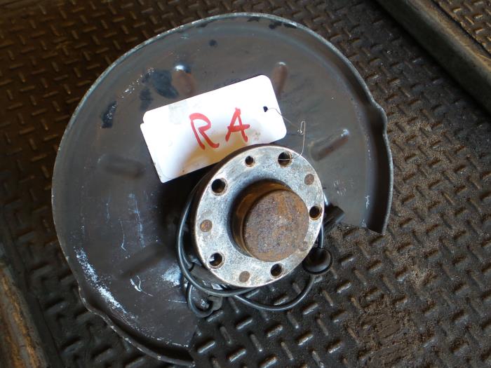 Alfa Romeo GT Fusee rechts-achter