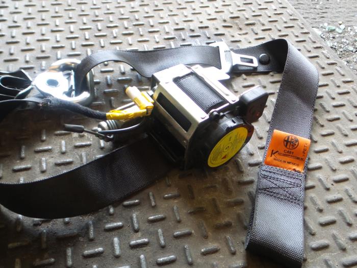 Alfa Romeo GT Gordelspanner rechts