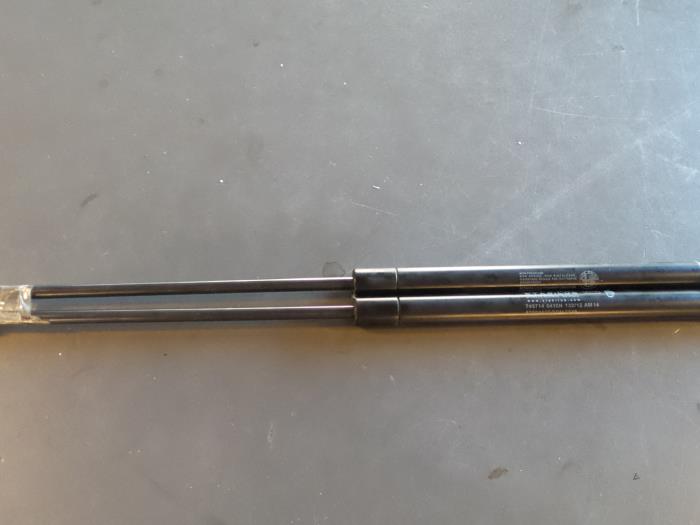 Alfa Romeo Giulietta Gasdemper links-achter