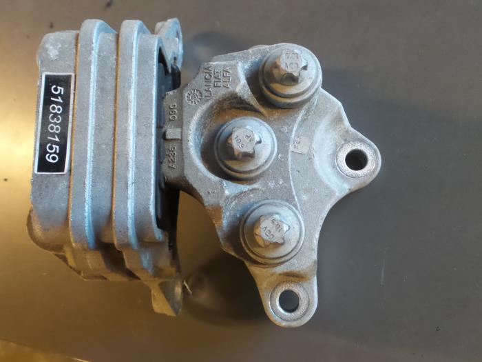 Alfa Romeo Giulietta Motorsteun