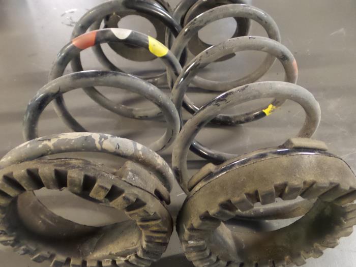 Schroefveer achter Alfa Romeo Mito ()