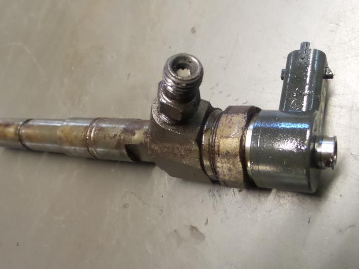 Verstuiver (diesel) van een Alfa Romeo Brera (939) 2.4 JTDM 20V 2007