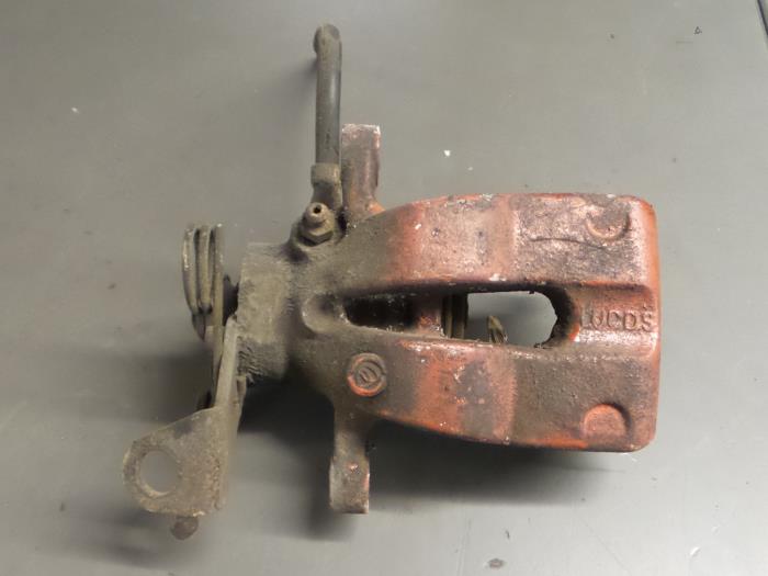 Alfa Romeo GT Remklauw (Tang) links-achter