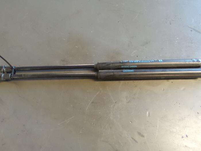 Alfa Romeo GT Gasdemper links-achter