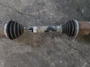 Gebruikte Steekas links-voor Alfa Romeo Giulietta (940) 1.6 JTDm 16V Prijs € 130,00 Margeregeling aangeboden door A.T.S. van de Wiel