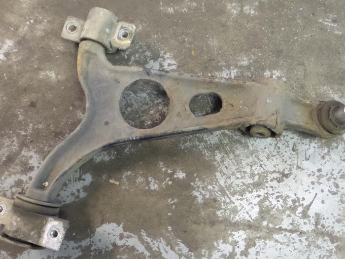 Alfa Romeo 147 Draagarm links-voor