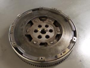 Gebruikte Dubbele massa vliegwiel Alfa Romeo Giulietta (940) 1.4 TB 16V MultiAir Prijs € 135,00 Margeregeling aangeboden door A.T.S. van de Wiel