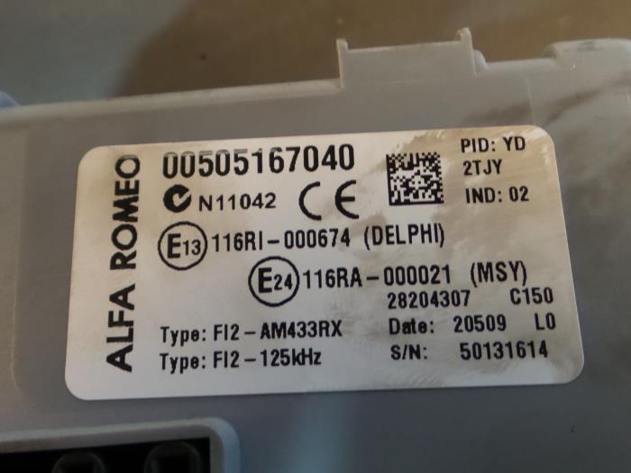 Zekeringkast Alfa Romeo MiTo (955), Hatchback, 2008 / 2018 1.6 JTDm 16V, Hatchback, Diesel, 1.598cc, 88kW (120pk), FWD, 955A3000, 2008-08 / 2015-08, 955AXC1 ()