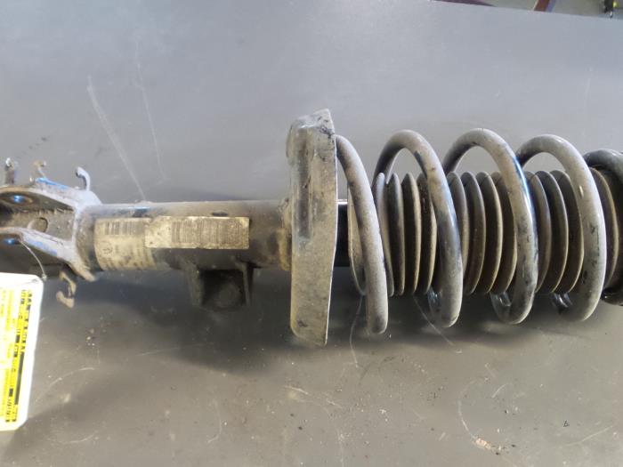 Alfa Romeo Mito Schokdemperpoot links-voor