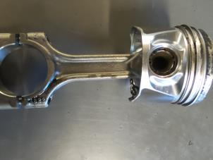 Gebruikte Zuiger Alfa Romeo MiTo (955) 1.6 JTDm 16V Prijs € 85,00 Margeregeling aangeboden door A.T.S. van de Wiel