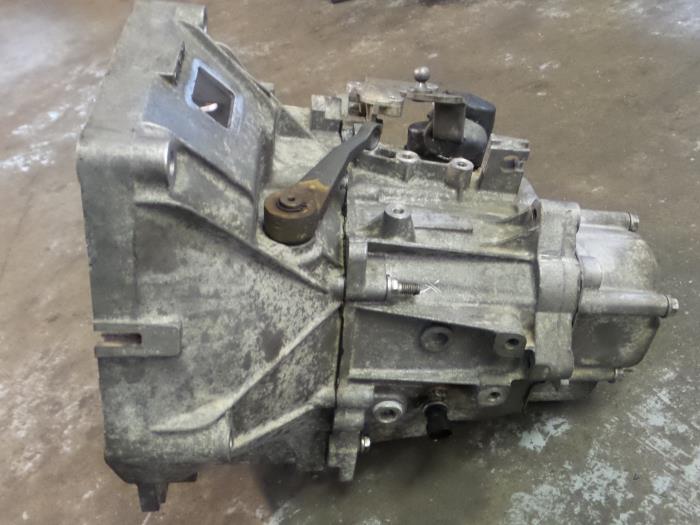 Versnellingsbak van een Opel Combo 2012